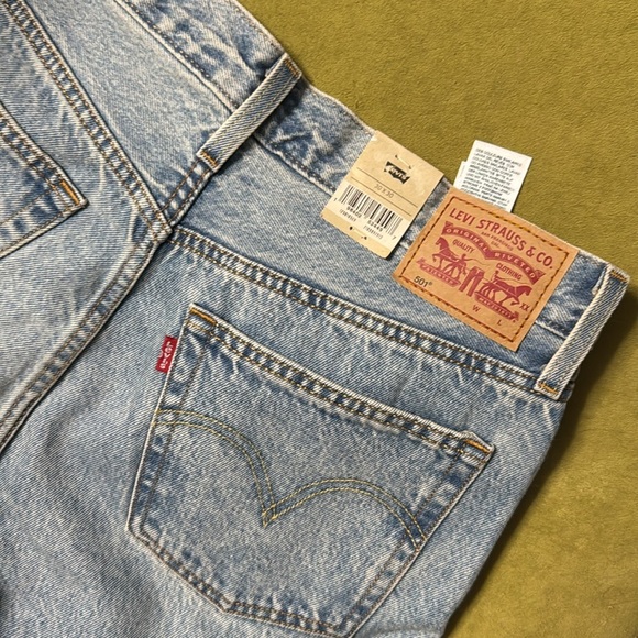 Levi’s 501 Original High Rise Straight Leg 30x30 in Plan To Stay NWT 1 - Picture 8 of 9